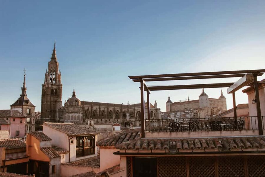 Madrid: Toledo Excursion with a Visit to the Alcázar and the Army Museum - Free time for your own Toledo