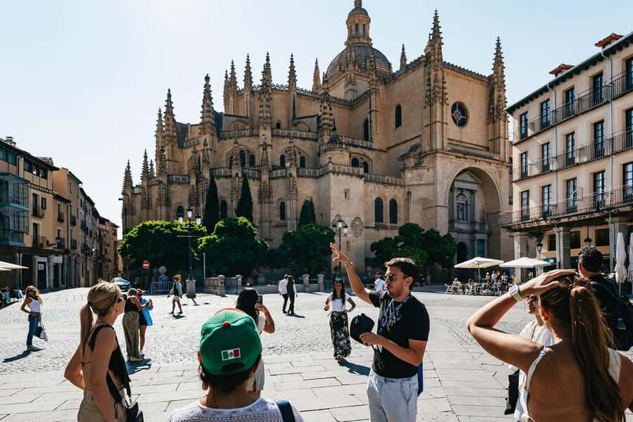 Madrid: Toledo & Segovia Tour w/ Cathedral, Alcazar & Lunch - Walking through Toledo’s old quarter