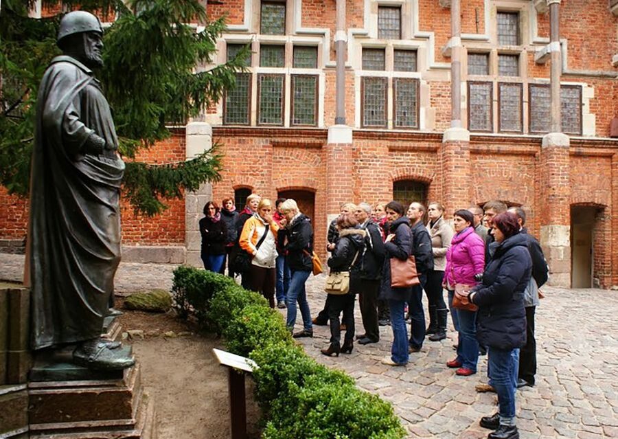 Malbork Castle Half Day Private Tour - Why Malbork Castle Deserves Half a Day
