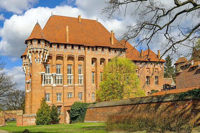 Malbork Castle Private Tour from Gdansk - Leaving Gdansk through the Vistula Delta