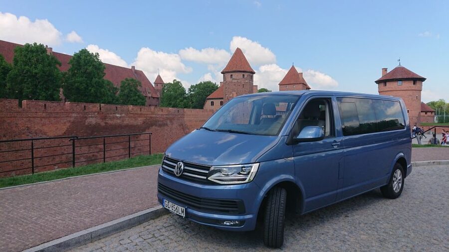 Malbork Castle: Private Tour from Gdansk, Sopot or Gdynia - Entering the largest castle by land area