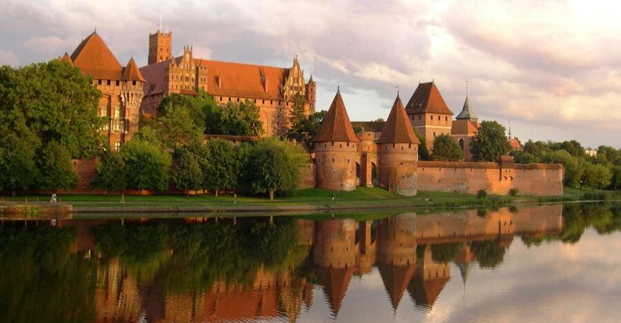 Malbork Castle Tour: 6-Hour Private Tour - Practical advice for a smoother visit