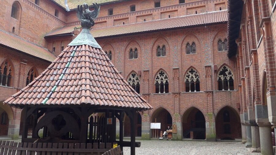Malbork Castle Tour: 6-Hour Private Tour - Who should book this private visit?
