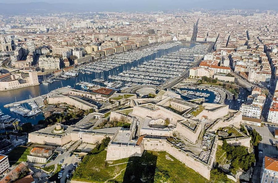 Marseille: Historical Tour of the Citadelle of Marseille - Starting at Montée du Souvenir Français