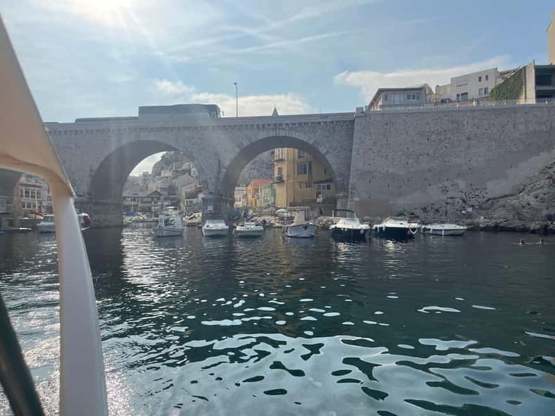 Marseille: Set sail for the Château d'If and the Frioul Islands - Degaby Island and the first photo pause