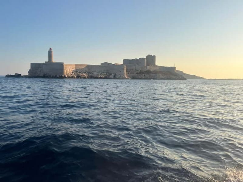 Marseille: Set sail for the Château d'If and the Frioul Islands - The Marseille coast and Vallon des Auffes