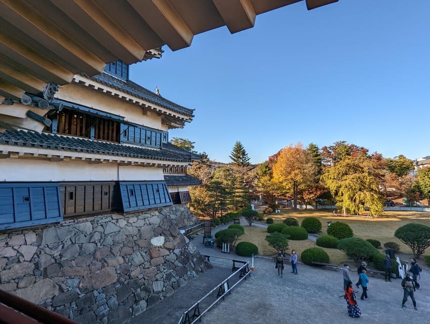 Matsumoto: Castle and Samurai Sword Fighting Night Tour - Exploring Matsumoto Castle for 90 Minutes