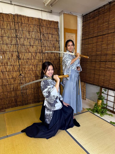 Matsumoto: Castle and Samurai Sword Fighting Night Tour - Starting at Matsumoto Station