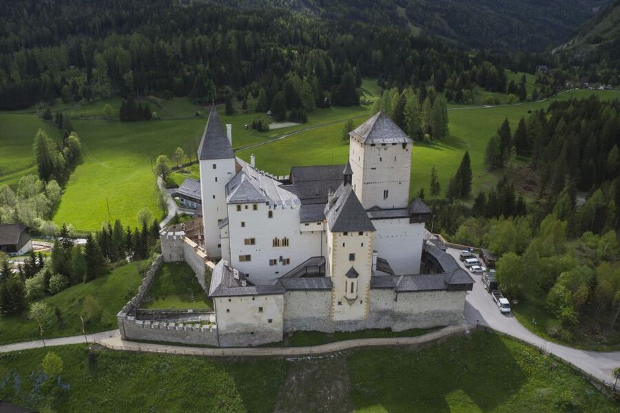 Mauterndorf: Castle Entrance Ticket - Entering the former toll station
