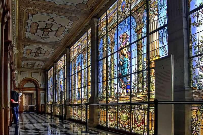 Mexico City: Chapultepec Castle and Anthropology Museum Tour - Reaching Chapultepec Castle