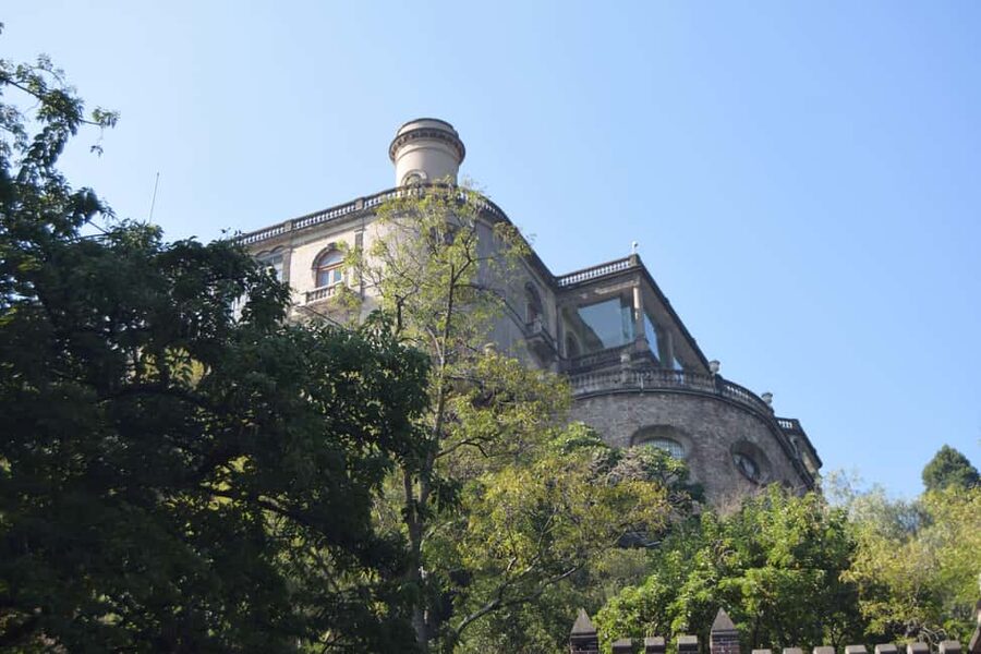 Mexico City: Chapultepec Castle and Forest Guided Tour - Moctezuma’s baths show another side of the forest