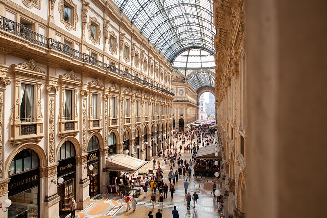 Milan: Duomo, Scala, Sforza Castle and Last Supper Private Tour - La Scala and Piazza della Scala: opera from the outside