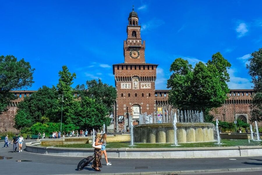 Milan: Duomo, Sforza Castle, and Pieta Guided Tour - Starting at Camparino in Galleria