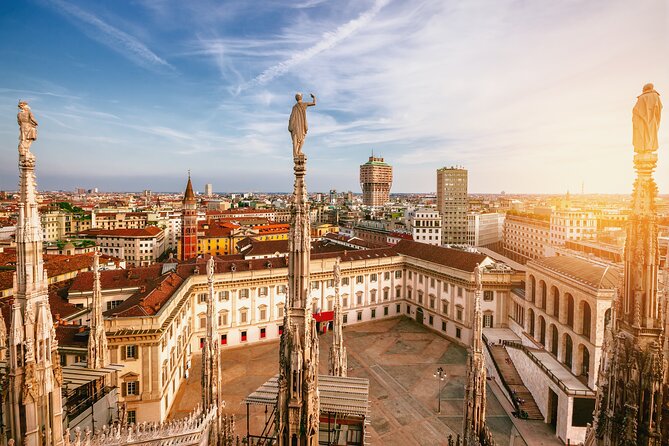 Milan: Private Tour - Duomo, Sforza Castle & Gelato Tasting - Piazza della Scala and the opera house