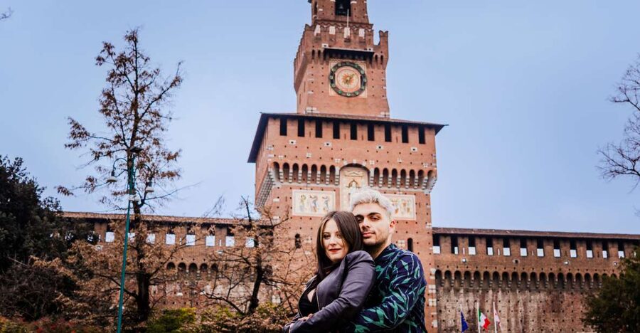 Milan: Professional Photoshoot Outside Sforza Castle - Finding the photographer at the Castle Park fountain