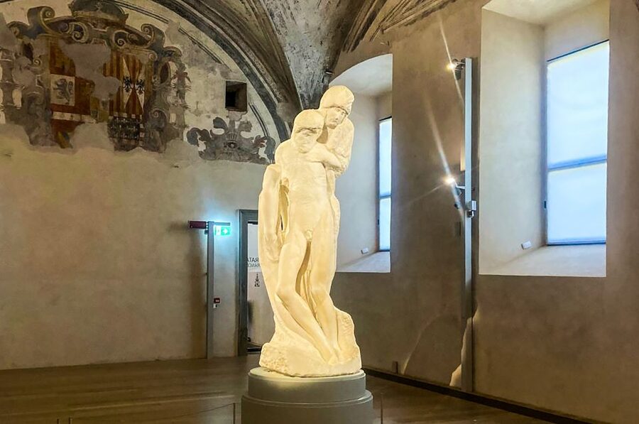 Milan: Sforza Castle Entry Ticket with Digital Audio Guide - Seeing Michelangelo and Leonardo da Vinci