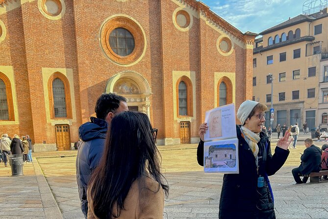 Milan: The Last Supper & Sforza Castle Guided Tour - Meeting your guide on Via Fratelli Ruffini