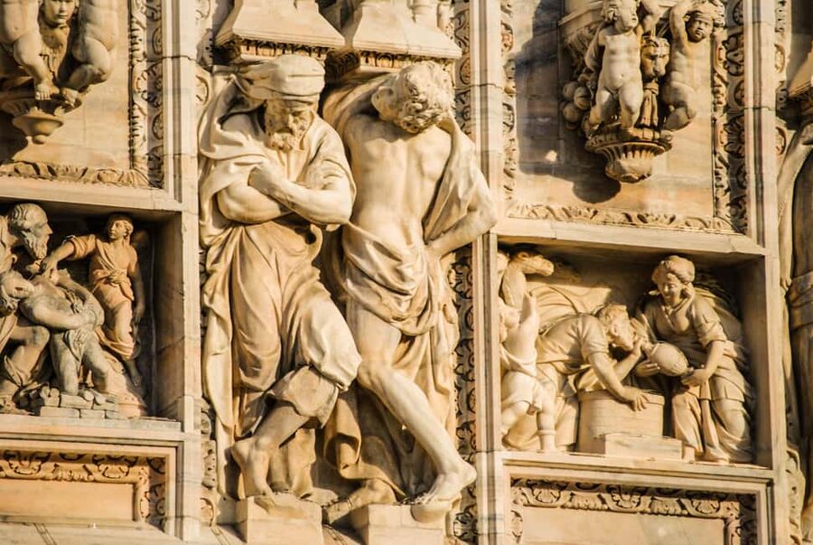 Milano: Highlights Private Tour, Duomo, Castle & Gelato - The Duomo is the grand finale of the central route