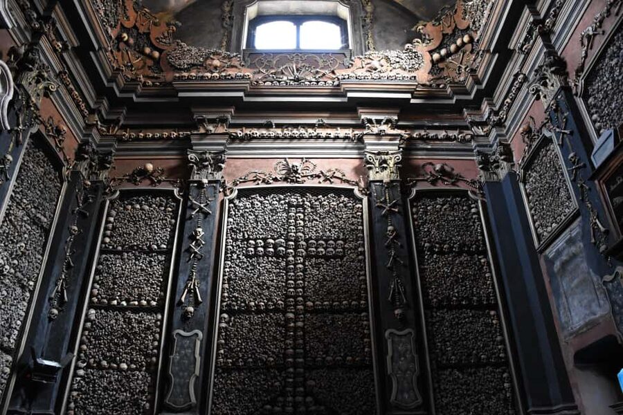 Milano: Highlights Private Tour, Duomo, Castle & Gelato - Sforza Castle sets the tone