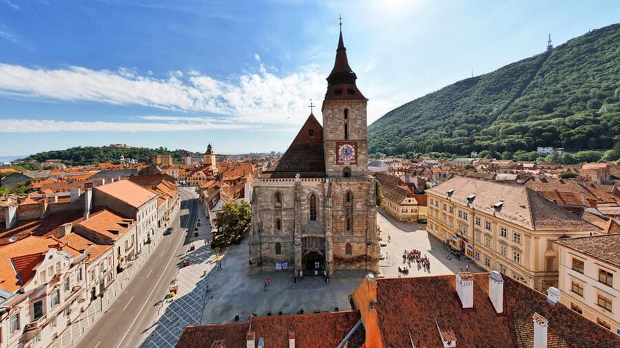 Minivan 8: Peles & Dracula's Castle and Brasov Full-Day Trip - Brașov’s old town and the Black Church
