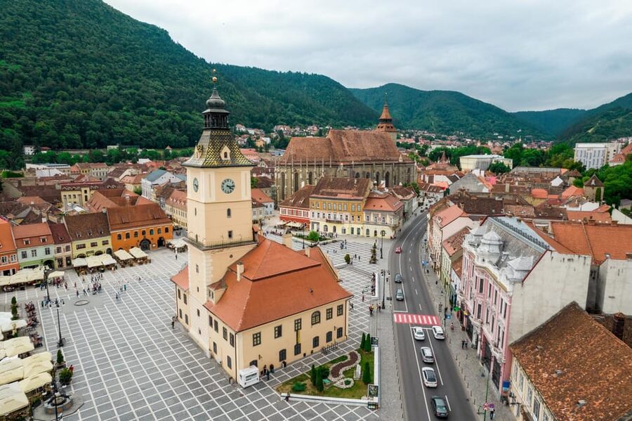 Minivan 8: Peles & Dracula's Castle and Brasov Full-Day Trip - Lunch, timing, and the very long return