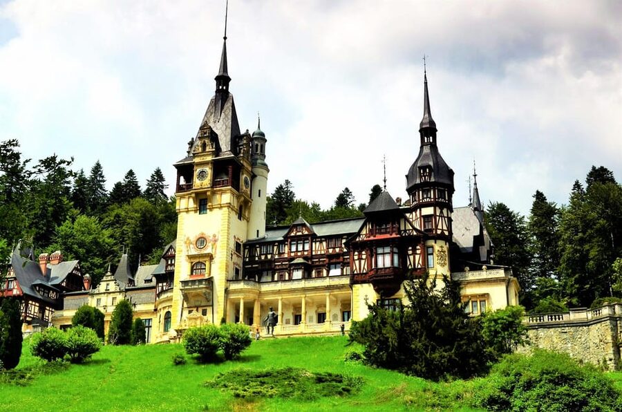 Minivan 8 Places : Dracula Castle, Peles, & Brasov Day Tour - What the $67 price really covers