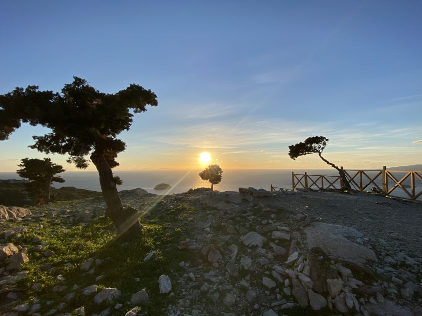 Monolithos: Small Group Hike and Sunset at Monolithos Castle - What the Small Group Adds