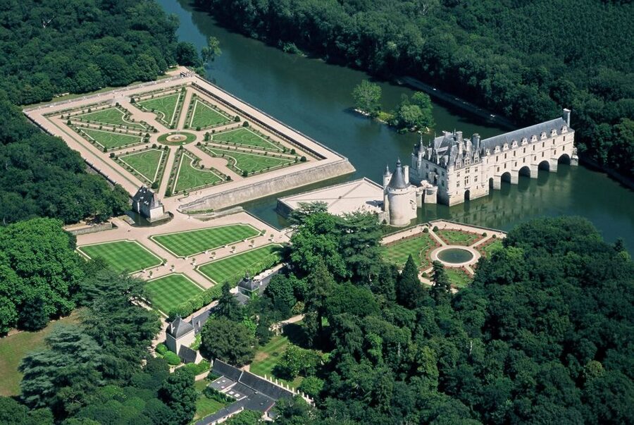 Mont Saint-Michel & Chateaux Country 3-Day Tour from Paris - Why this three-day route is tempting