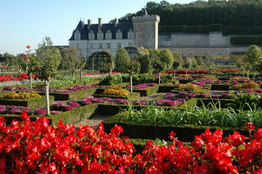 Mont Saint-Michel & Chateaux Country 3-Day Tour from Paris - Who should book this tour?