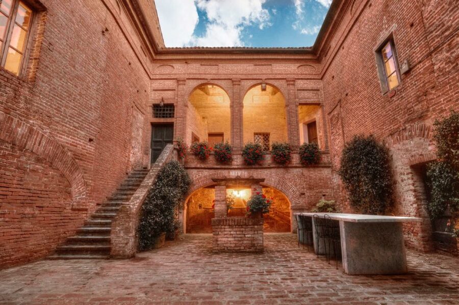 Montalcino: Brunello Wine Tasting & Lunch in a Tuscan Castle - Practical advice for a smoother visit