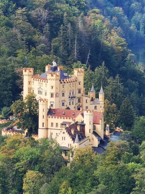 Munich: Neuschwanstein Castle by Bus with Alpine Bike Ride - Cycling beside the alpine lakes