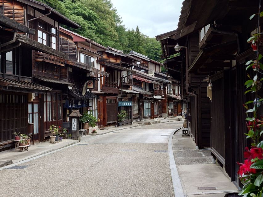 Nagano/Matsumoto: Matsumoto Castle and Narai-juku Day Trip - Nawate-doori, Matsumotos cheerful Frog Street