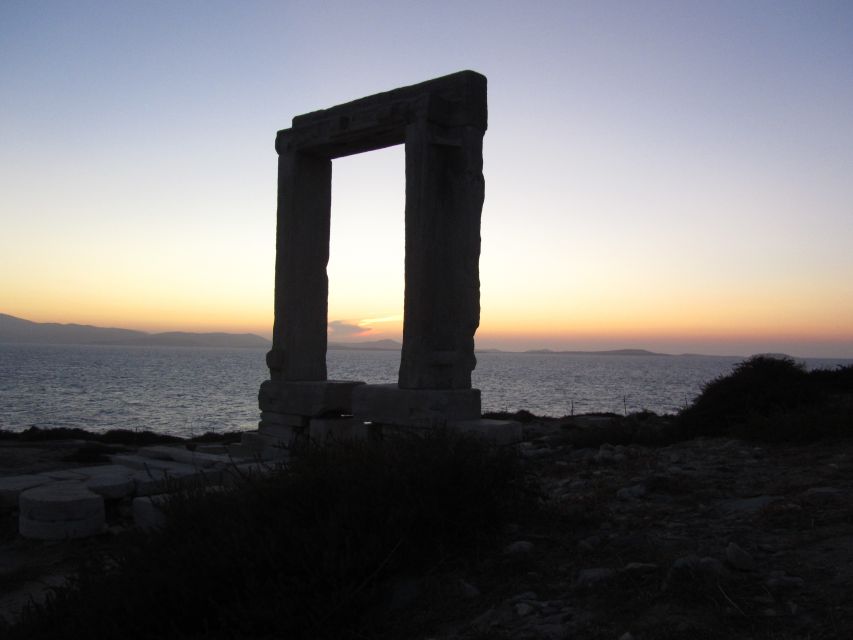 Naxos Castle Walking Tour and Sunset at the Portara - Walking through Naxos Town in 30 minutes