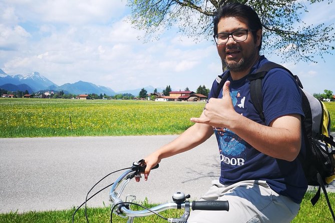Neuschwanstein Castle by Bus Incl. Bike Ride or Hohenschwangau - Choosing between cycling and Hohenschwangau