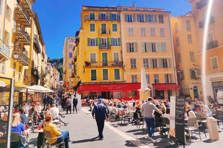 Nice Old Town and Castle Hill: Guided Cultural Walking Tour - Climbing Castle Hill for the final view