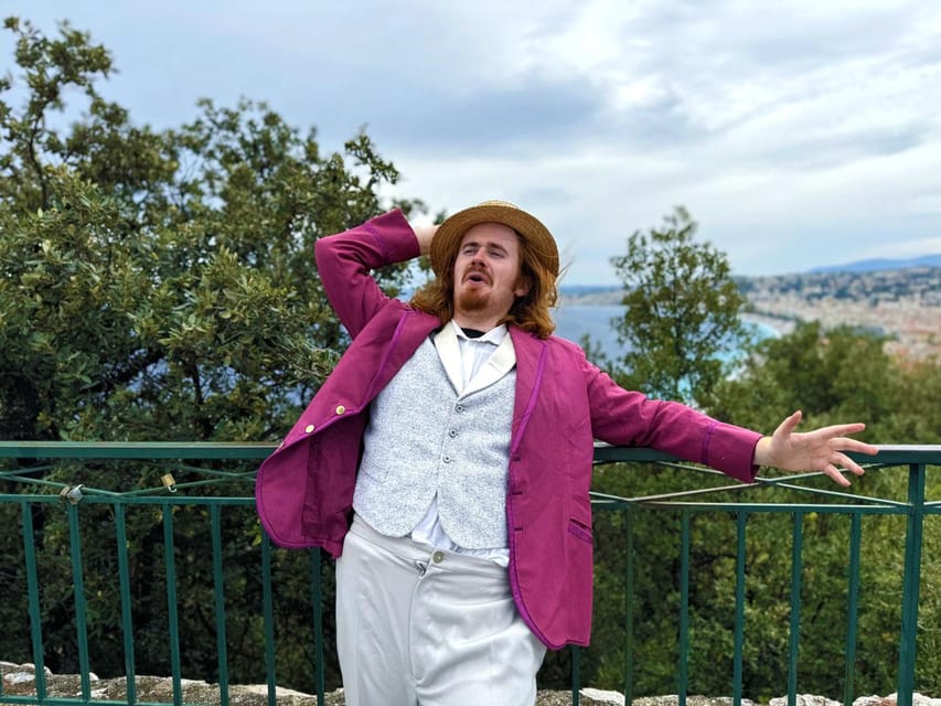 Nice: Theatrical History Tour - Secrets of the Castle Hill - Walking toward Castle Hill through living history