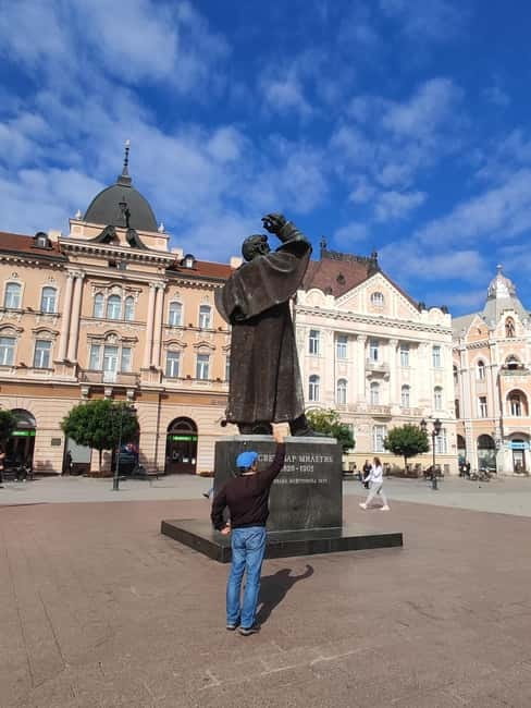 Novi Sad: Walking Tour city center and Petrovaradin Fortress - Danube Park provides a breather