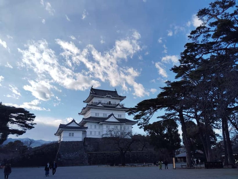 Odawara: Castle Guided Tour with Panoramic Views - The main keep and the view across the bay