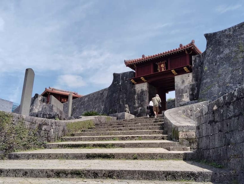 Okinawa: Shurijo Castle & Tamaudun Guided Tour - UNESCO Site - The guide can shape the quality of the visit