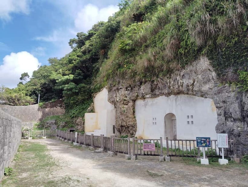 Okinawa: Urasoe Castle, Royal Tomb & War History Walk - Who should book this walk?
