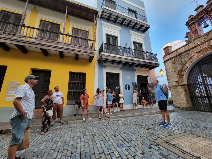 Old San Juan: San Cristobal Castle and Old Town Walking Tour - A tour for first-time visitors, with limits