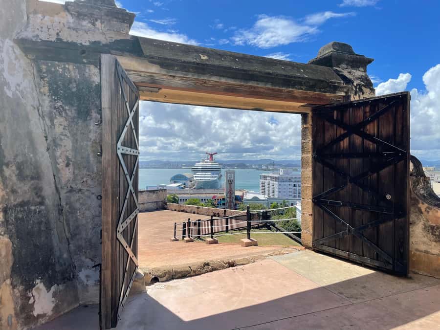Old San Juan: San Cristobal Castle and Old Town Walking Tour - Booking details worth knowing