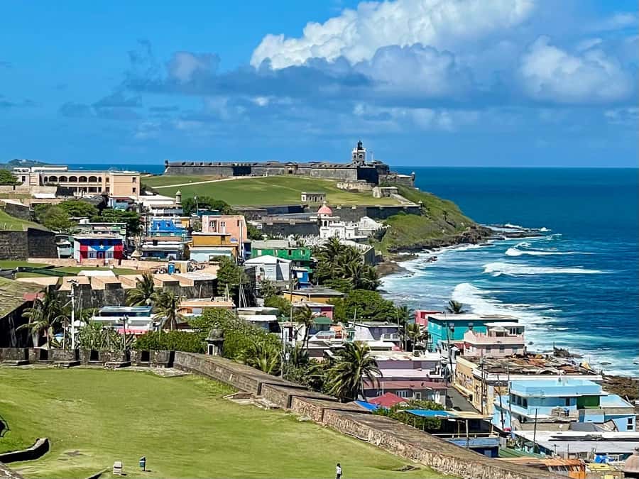 Old San Juan: San Cristobal Castle and Old Town Walking Tour - Entering San Cristóbal Castle and its military world