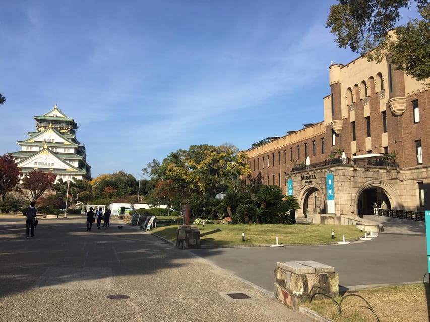 Osaka: Half-Day Private Guided Tour of the Castle - Osaka Castle and the optional museum visit