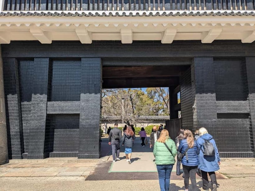 Osaka: Osaka Castle Guided Tour with Local Guide - Who should book this Osaka Castle tour?