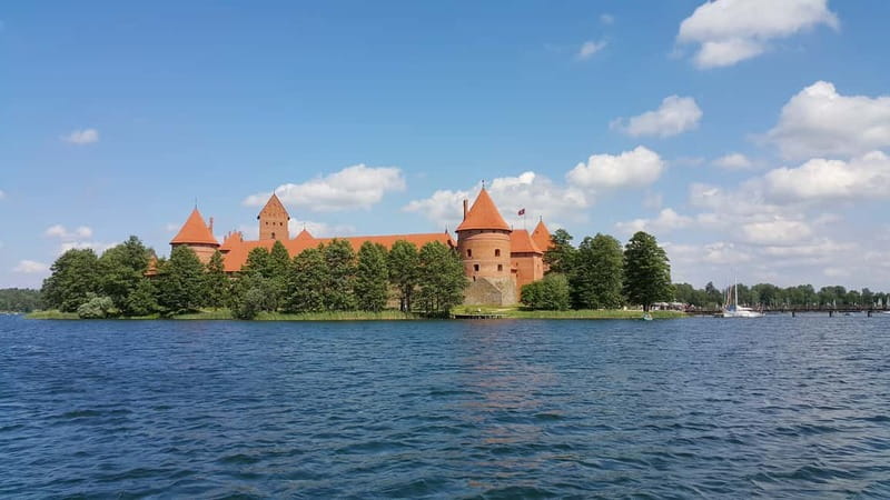 Paneriai Holocaust Site, Trakai Castle & Rumsiskes Day Tour - Trakai Castle: a medieval island setting