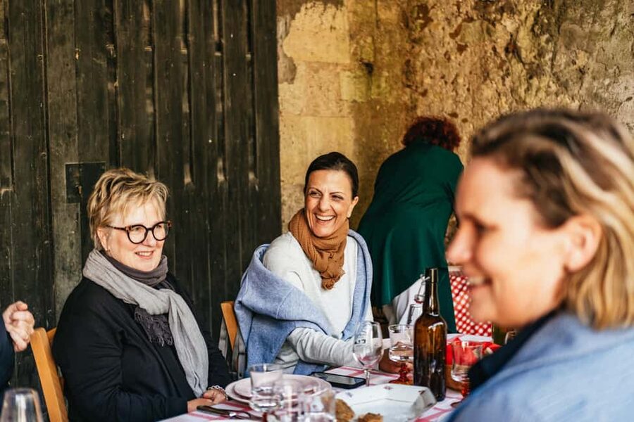 Paris: Loire Valley Chambord Castle, Wine Tasting & Lunch - Who should book this experience