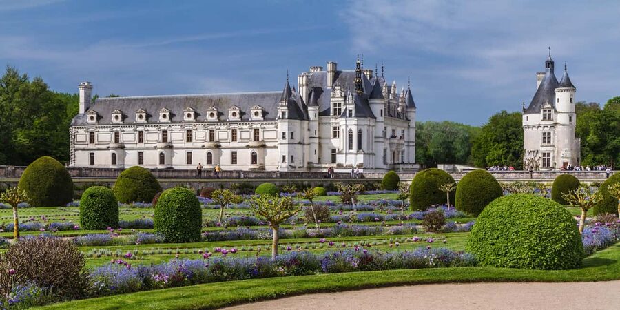 Paris to Loire Valley Castles Chambord & Chenonceau -DayTrip - Chenonceau: the elegant Château des Dames