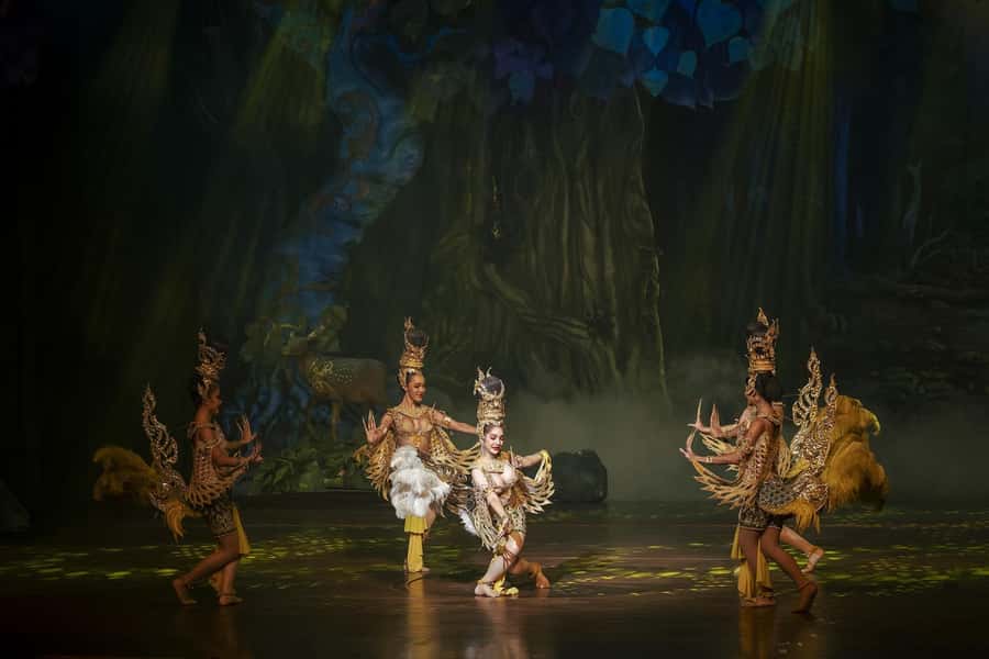 Pattaya: Alcazar Cabaret Show VIP Seat with Private Transfer - Getting Picked Up From Your Pattaya Hotel