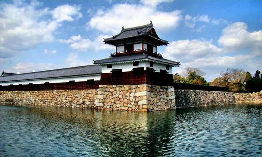 Peace Memorial Park, Hiroshima Castle, & Garden Private Tour - Why this three-part route works